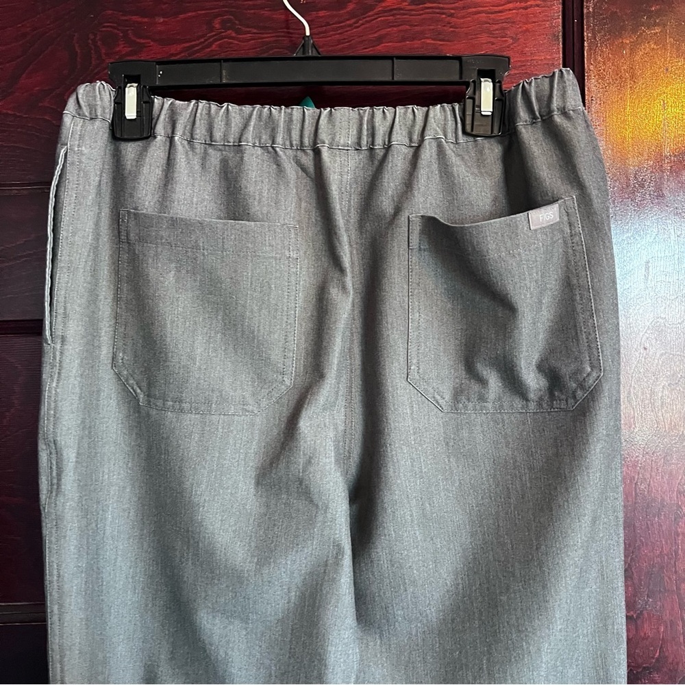 EUC Figs Pisco Scrub Pants in Gray size M - Picture 7 of 12